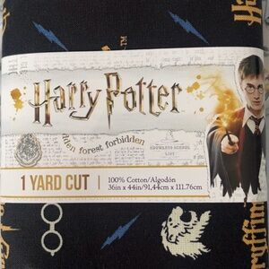Harry Potter School Crest 1 Yard 100% Cotton Fabric Cut in Black gryffindor lion